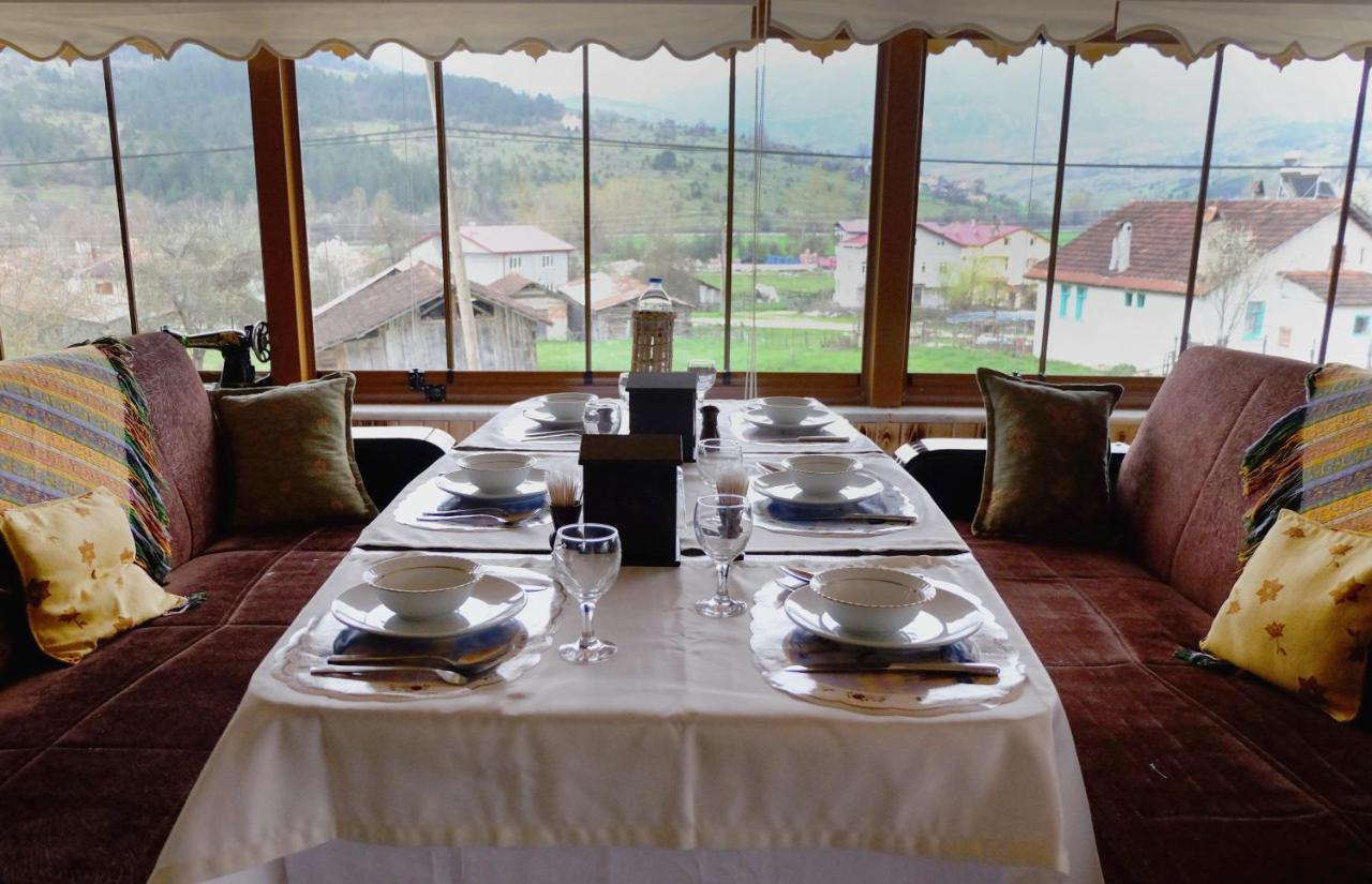 Sarimese Otel Demirci   Exteriér fotografie